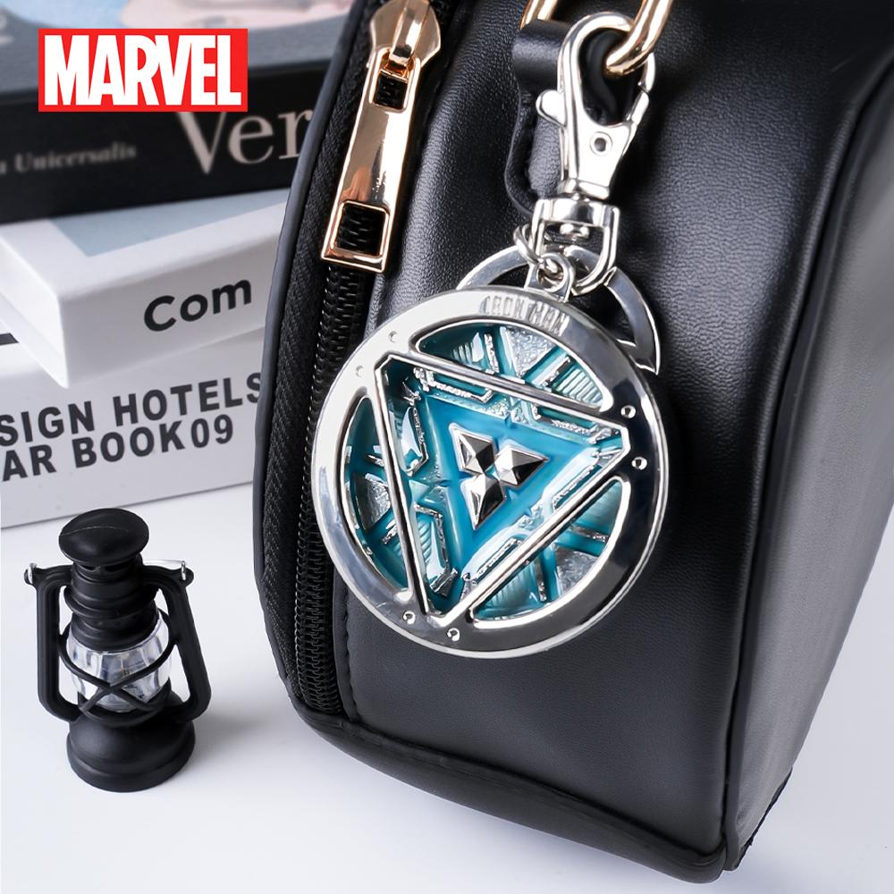 Marvel Iron Man Arc Reactor Doctor Strange Eye of Agamotto Metal Alloy Keychain 1pc Official License Colored Time Stone Container Pewter Keyring Glow in the Dark Power Core Bag Clip Pendant 3D Design Drop-proof Durable Accessory Collection Avengers Gift