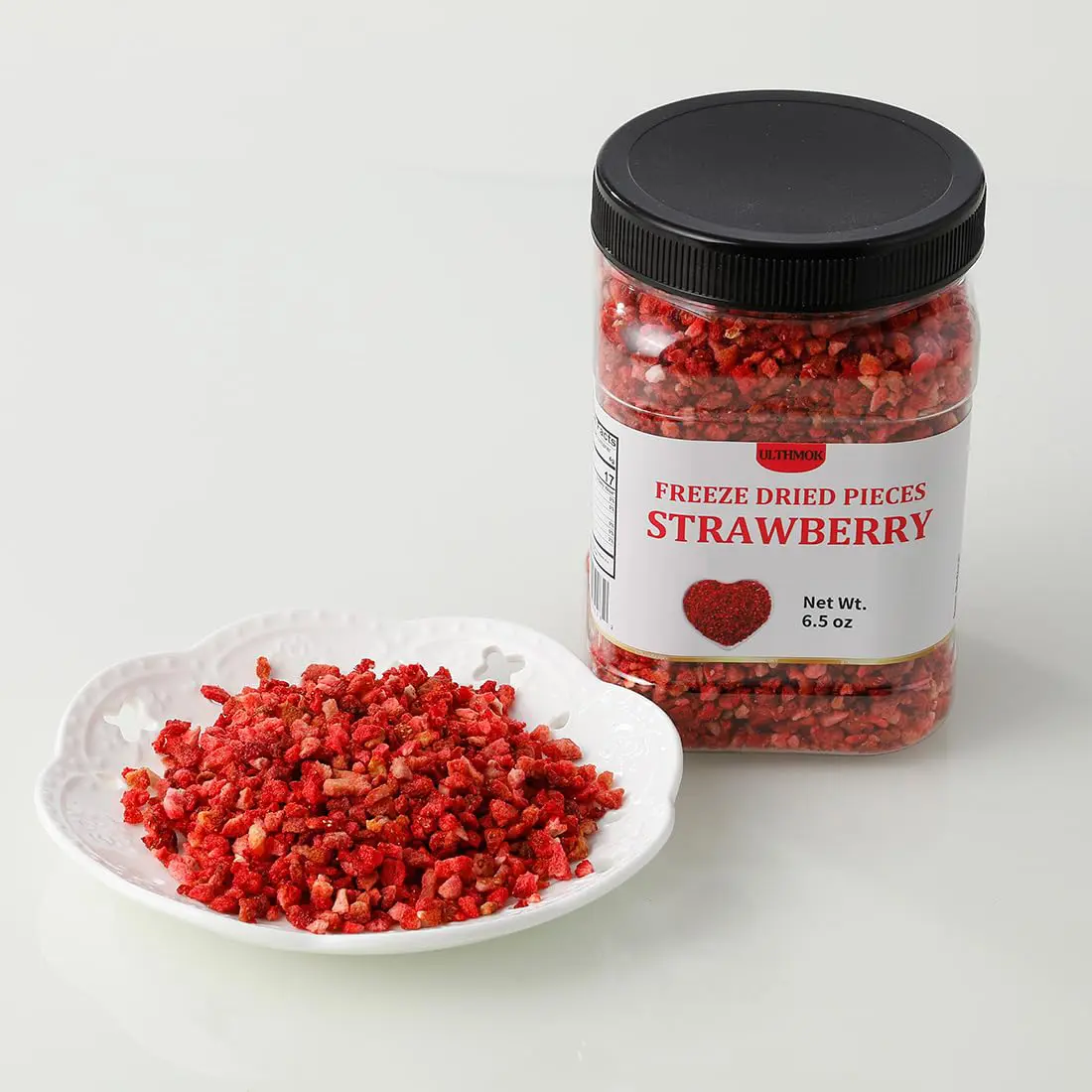 ULTHMOK Freeze Dried Strawberries Pieces 6.5 Oz/185g Frozen Dried Strawberry Snacks Milkshake Decoration Dry Fruit