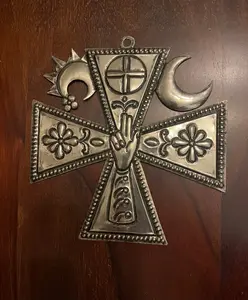 METAL MALTESE WALL CROSS