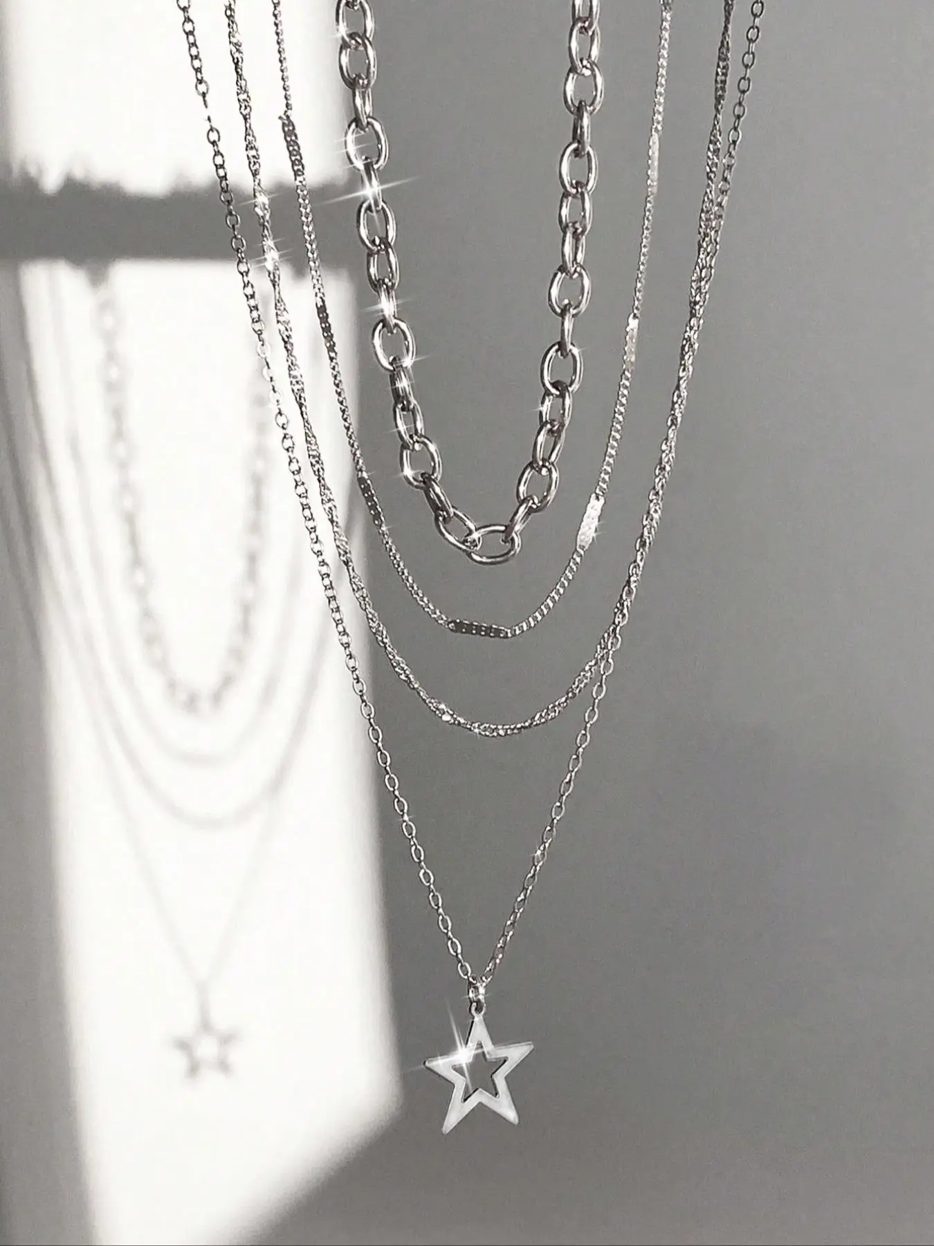 4-Piece Punk Style Star Pendant Alloy Necklace Set, Unique Layered Design, Ideal Gift for Punk Fashion Lovers, Modern Versatile Accessories, Streetwear Statement Jewelry, Fashion Cool Accessories