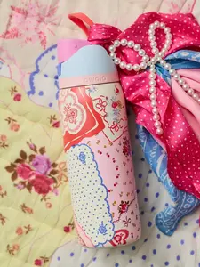 Owala UO Exclusive Hankies Print FreeSip 32 oz Water Bottle