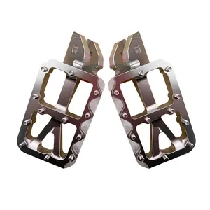 Dirt Bike Foot Pegs for Surron Light Bee X S Colored Nail Foot Pedals 7075 Aluminum Alloy CNC Footpegs Rests for Segway X160 X260, Footrest E Ride Pro SS Motorcycle Part for Talaria MX4 XXX MX3 Motorcycle Modified Accessories Parts