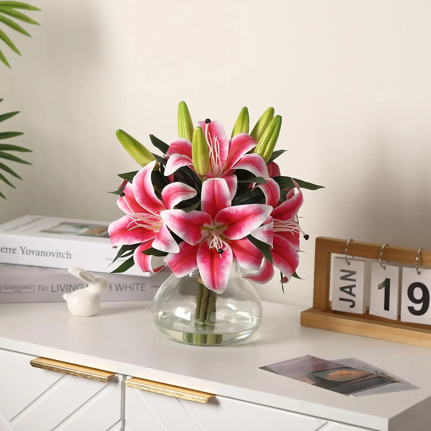 Gaomon 6-Stem 13 in Silk Fabric Lily-Shape Artificial Flower Bouquet Set with Glass Vase, Adjustable Bendable Stems, Photorealism, Realistic Look, No Maintenance, Ready-to-Display Home Wedding Decor for Busy Lifestyles