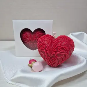 Decorative wax candle