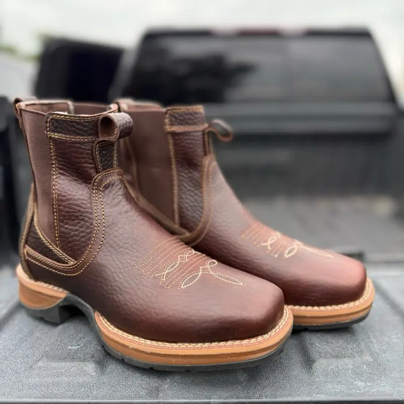 Zapato con Elastico Elastic Work Shoe - Brown Leather Boot with Comfortable Design and Secure Fit
