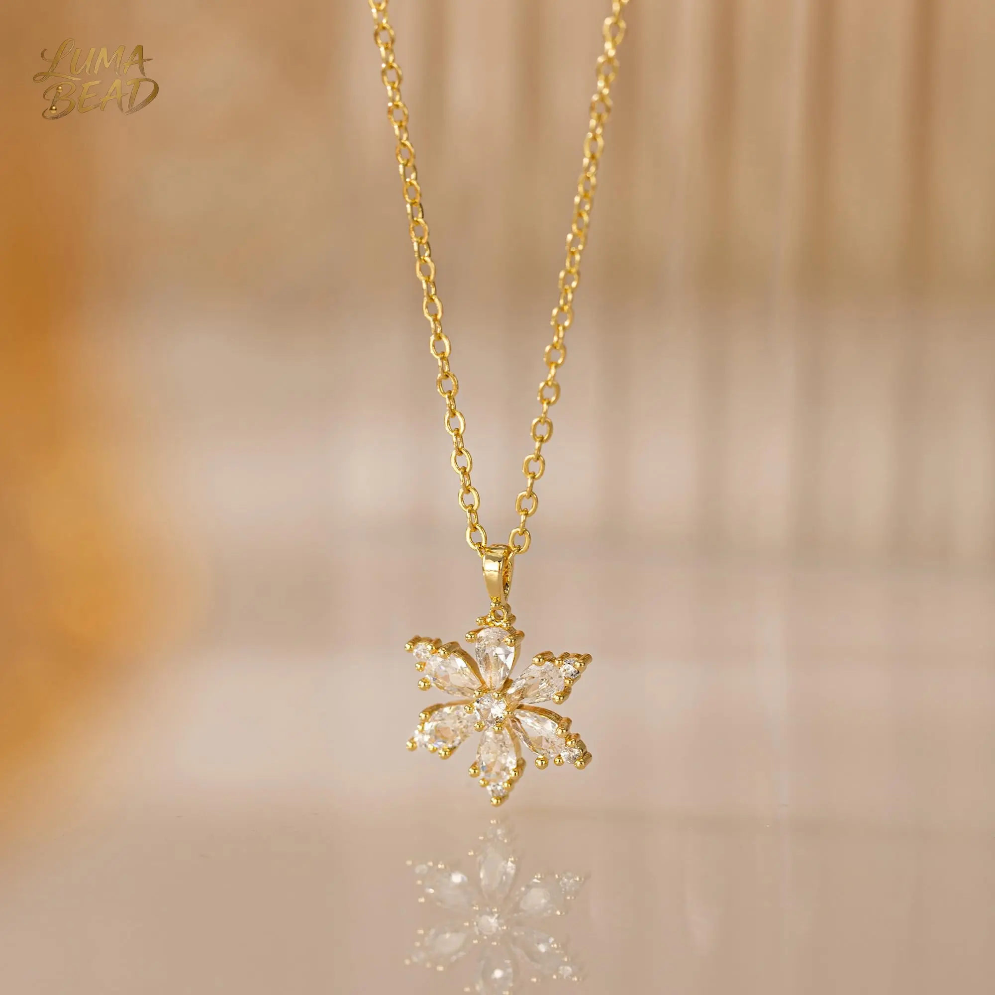 Women's Dainty Geometric Sparkling CZ Snowflake Pendant Necklace, Adjustable Thin Gold Chain Collarbone Jewelry for Female Winter Christmas Casual Wear