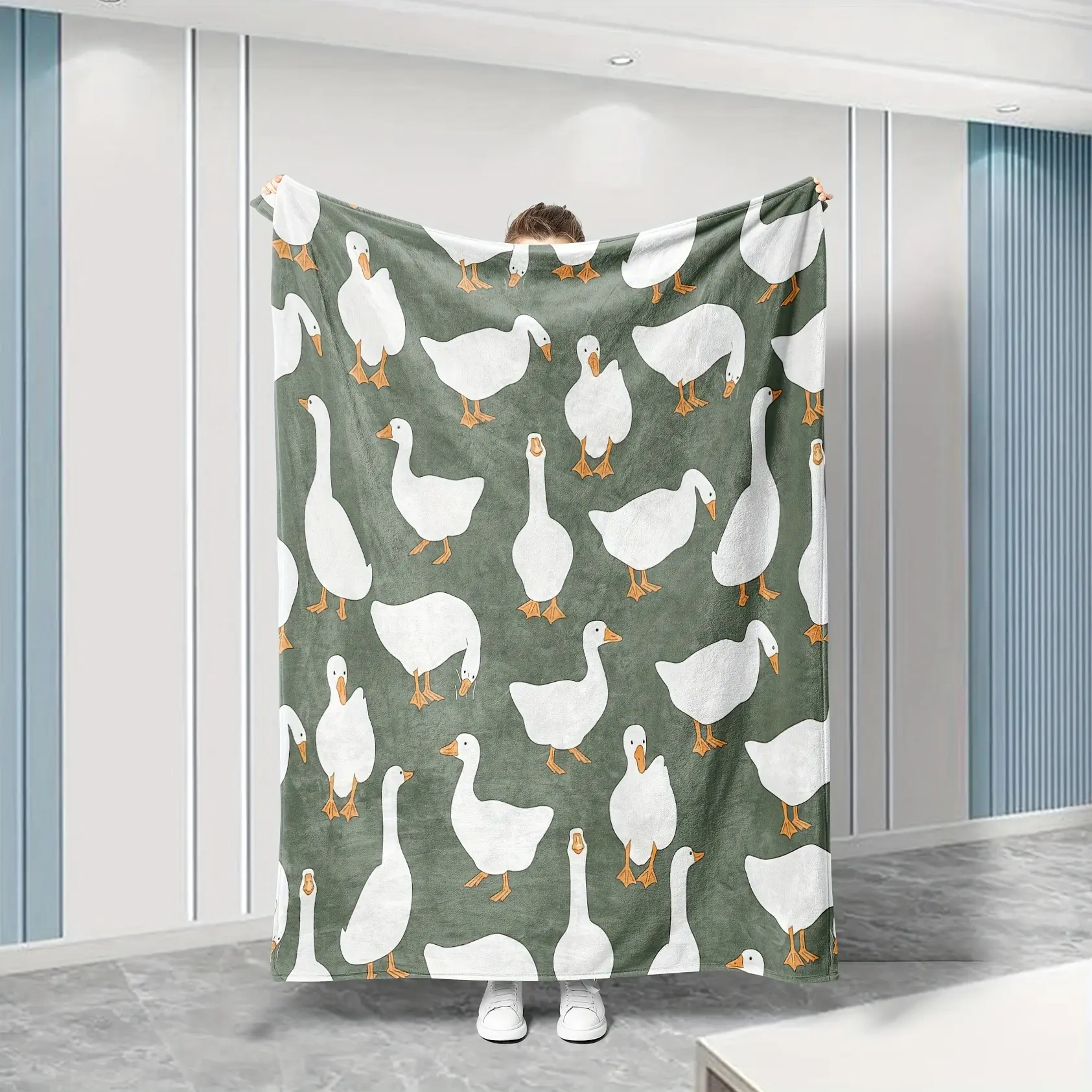 Sage Green Plush Flannel Throw Blanket with Cute White Goose Print, Soft Cozy Warm Fuzzy Animal Character & Bird Motif Blanket for Bedroom Sofa, Ideal Gift for Home Decor Enthusiasts, Animal Character Blankets, Bird Motif Blankets
