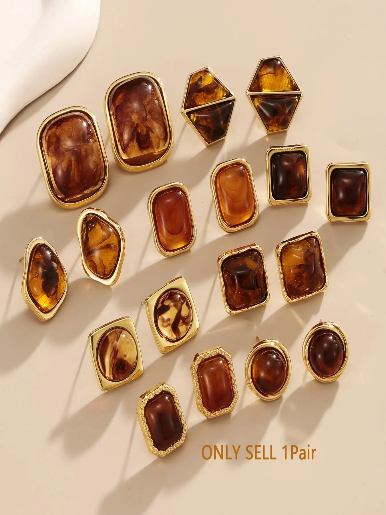 Vintage Amber Replica Earrings for Women, Elegant Design, Perfect for Special Occasions, High-Quality Craftsmanship, Timeless Style