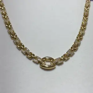 Elegant necklace