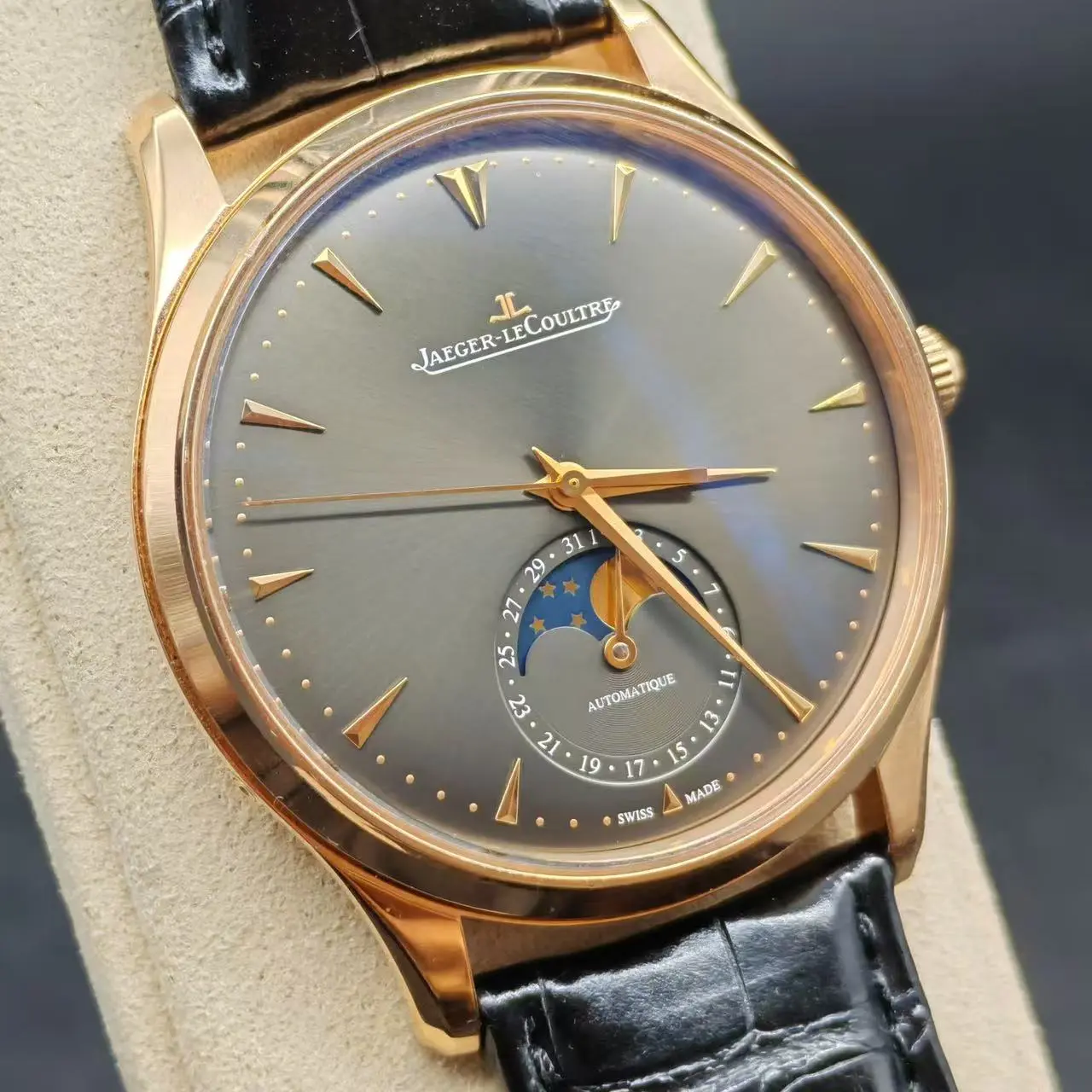 Pre-Owned Jaeger LeCoultre Q136255J Automatic Luxury Wrist Watch 39MM Classic Swiss Dress Watch