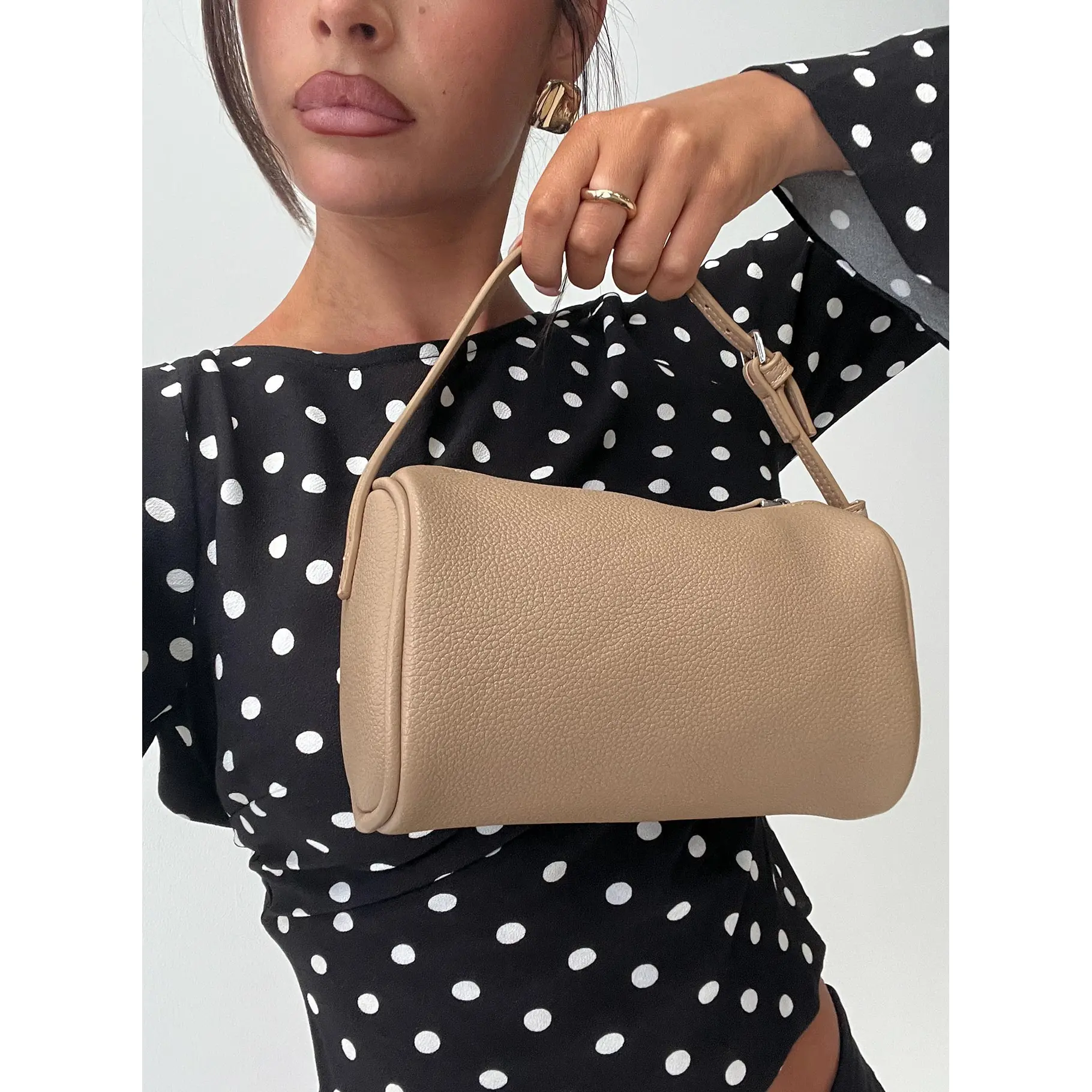 Finest Hour Shoulder Bag Taupe