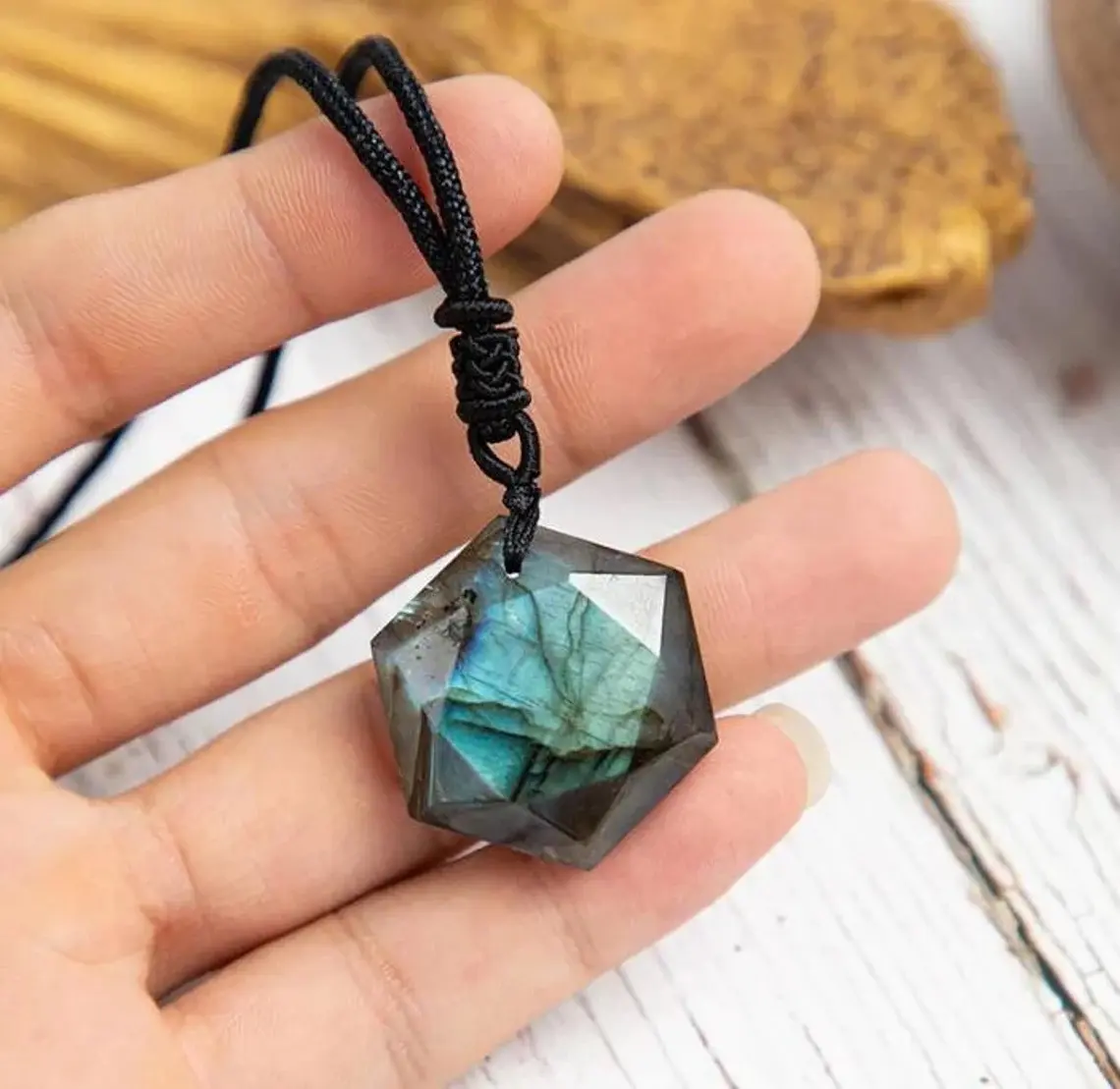 Boho Stone Charm Natural Labradorite Crystal Pendant Necklace - Adjustable Handmade Amulet, Chic Natural Crystal Necklaces & Pendants for Daily Wear, Neutral Look Gift for Her