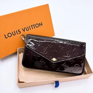 Pre-owned Louis Vuitton leather Clutches & Wristlets Amarante Monogram Vernis Felicie Pochette Bag w/ Inserts