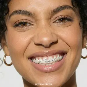 Classic Glam - DIY Tooth Gem Kit with 10 Crystal-Clear Gems, UV Bonding Glue, Mini UV Light, and Reusable Applicators for Sophisticated Style