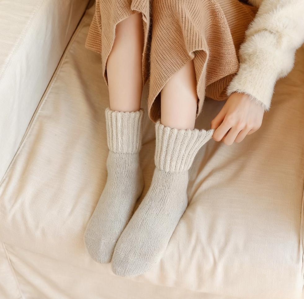 5/10/15/20 Pairs Women's Solid Mid-calf Socks, Casual Soft Comfy Minimalist Warm Socks for Fall & Winter Women's Socks for Daily Wear