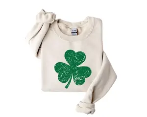 Retro Shamrock Sweatshirt – Vintage St. Patrick’s Day Lucky Four Leaf Clover Pullover, Double Shamrock Irish Sweater for Women & Men, Festive St. Patty’s Day Outfit, Casual Holiday Gift