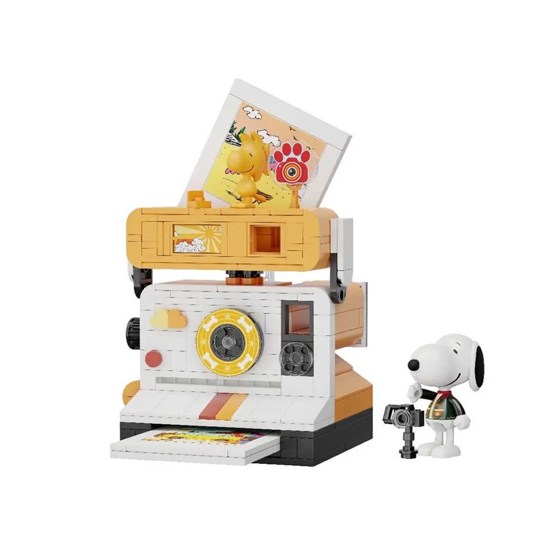 Pantasy Peanuts Snoopy Nostalgic Retro Time Series Camera Building Brick Kit, DIY Assembly Blocks Set, Collectibles Kids Toys, Creative Building Set for Hobbyists