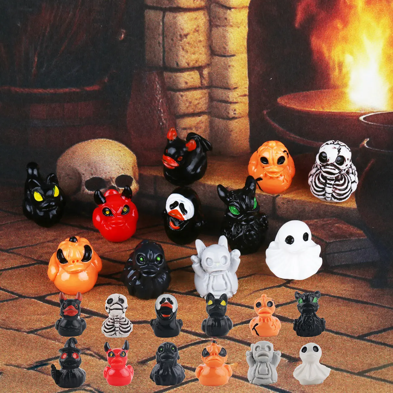Mini Halloween Resin Ducks Set - 20/40/60 Pack Cute Devil Ghost Skull Duck Figurines, Spooky Ornaments, Desk Decor, Halloween Party Supplies, Gift Ideas