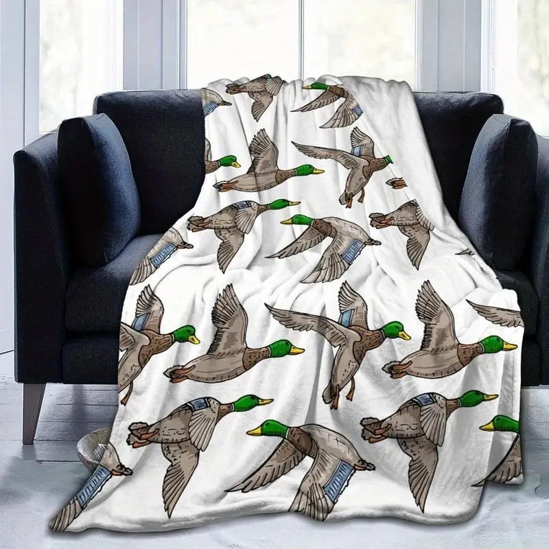 Mallard Print Cozy Flannel Throw Blanket - Soft, Lightweight Polyester Chic Blanket for Duck Lovers, Home House Room Decor Cozy Setup, Ideal for Sofa/Bed, Versatile Boyfriend Gift, All-Season Use