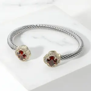 Luxe Quatrefoil Twisted Cable Cuff Two-Tone Stone Tip Bangle