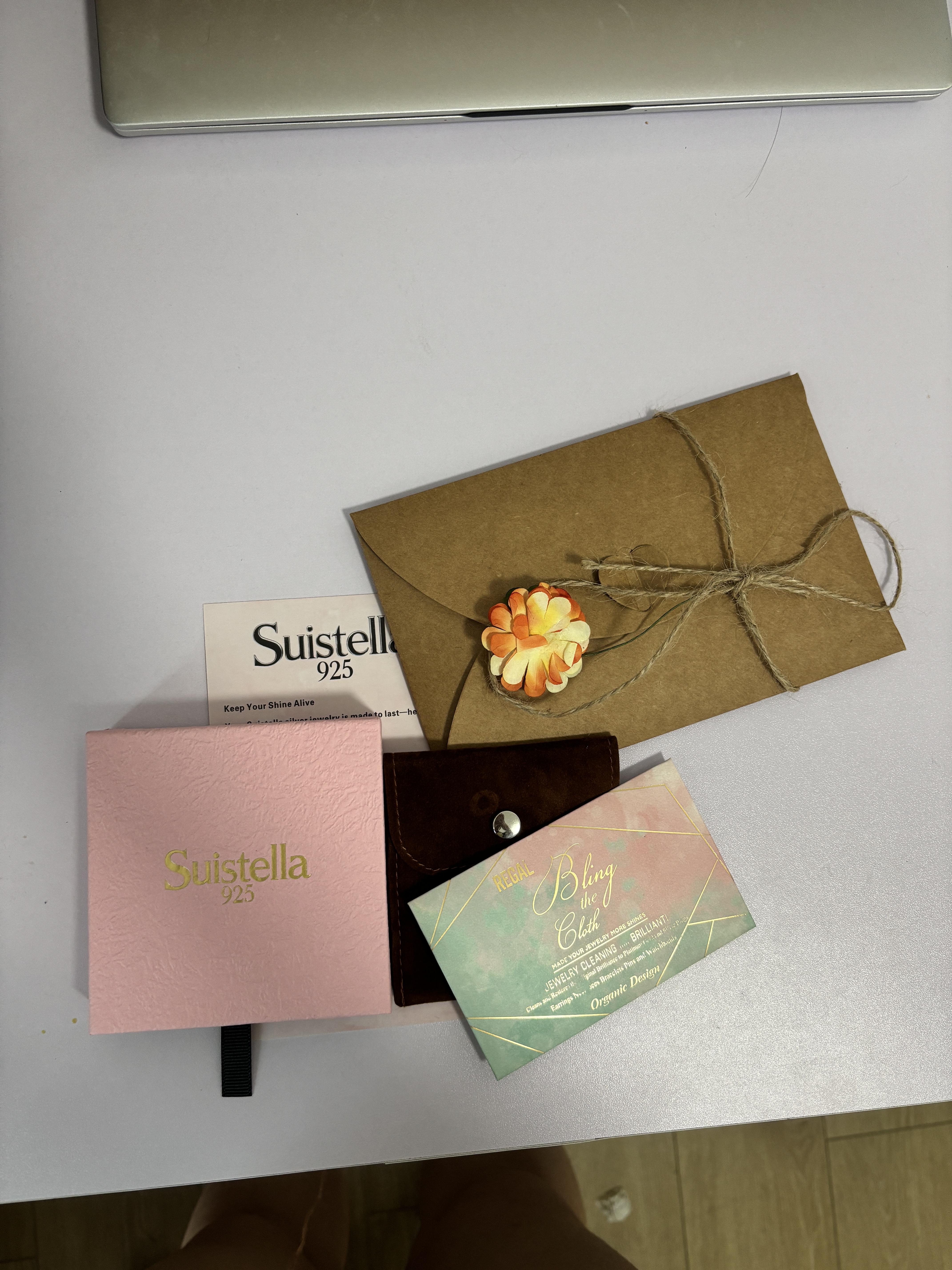 Packaging box for decorative accessories box