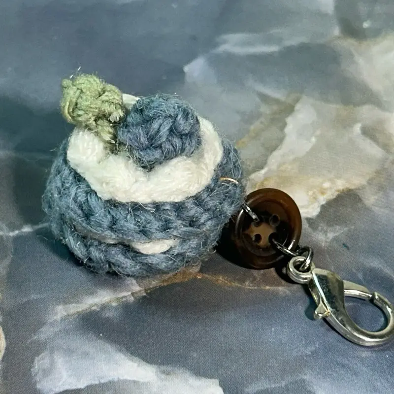 CROCHET MINI FOOD CAKE KEYCHAIN / BAG CHARM