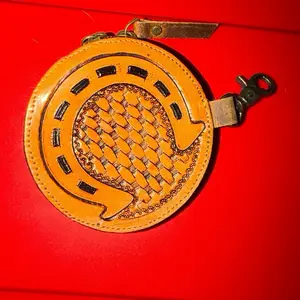 Horseshoe coin pouch