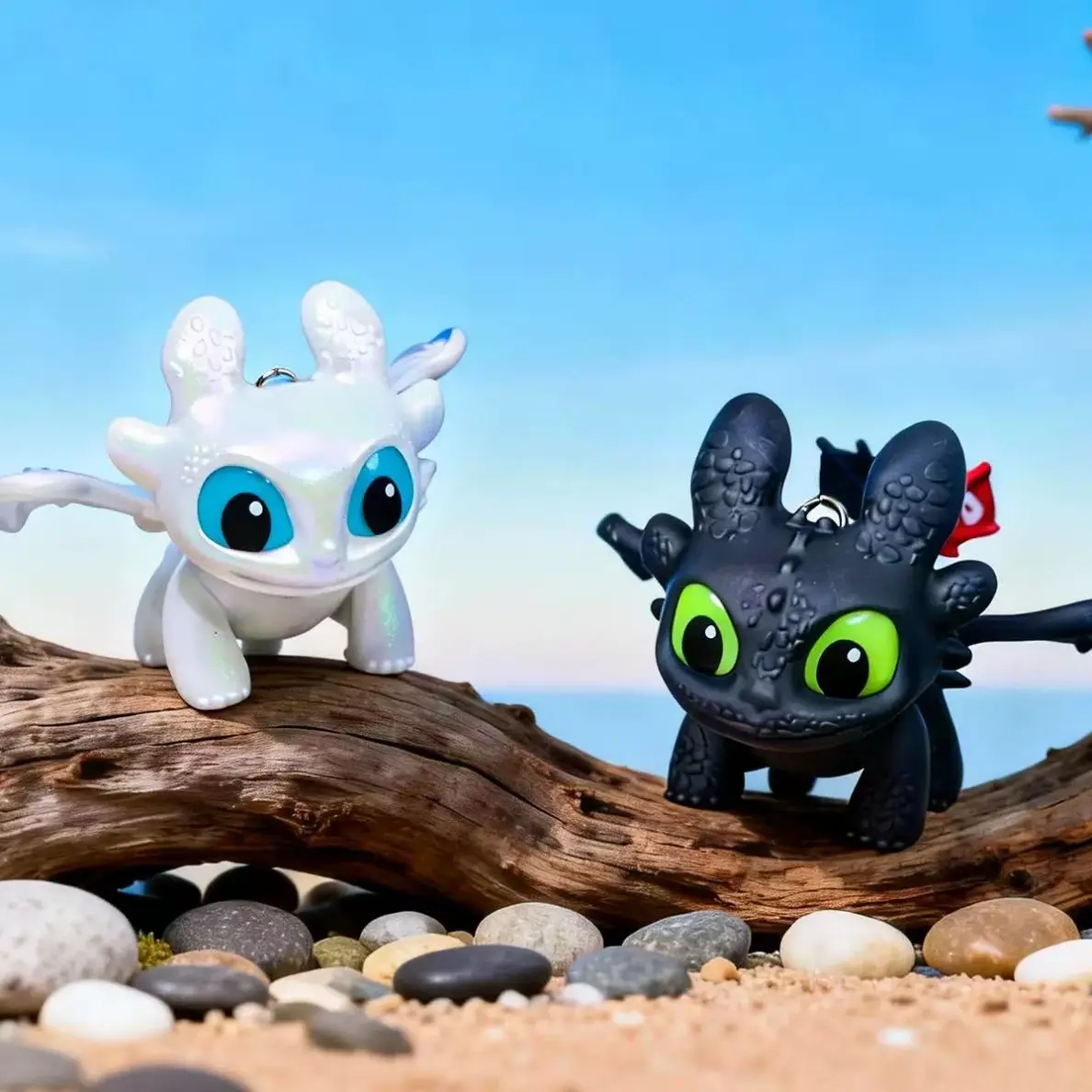 How to Train Your Dragon Night Fury Doll Keychain - Glow in the Dark Mini Dragon Pendant, Moving Wings, Fashion Doll Accessory, Trendy Bag Charm Car Ornament, Valentine's/Birthday Gift summerwins