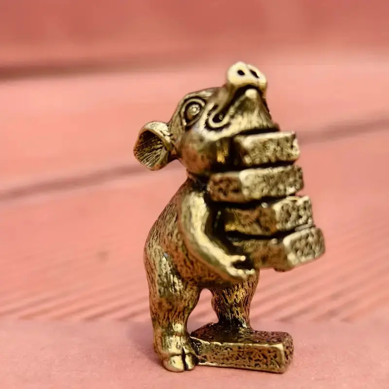 Brass Pig Figurine Ornament, Handmade Solid Brass Decoration for Office & Study Room Decor, Unique Collectible Gift for Various Occasions, Indoor Home Decoration, Decorative Figurines, Piggy Ornaments, Figurines Decor
