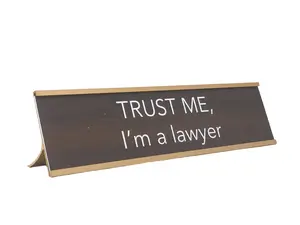 LEMONSODA Novelty Nameplate Style Desk Sign (Trust Me, I'm a Lawyer) - Brown