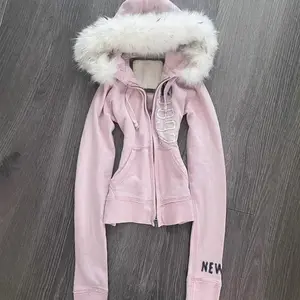 Vintage American Pink Faux Fur Hooded Sweatshirt Cinch Waist Y2K Cropped Sweater Alternative Outerwear Can be used with raincoat