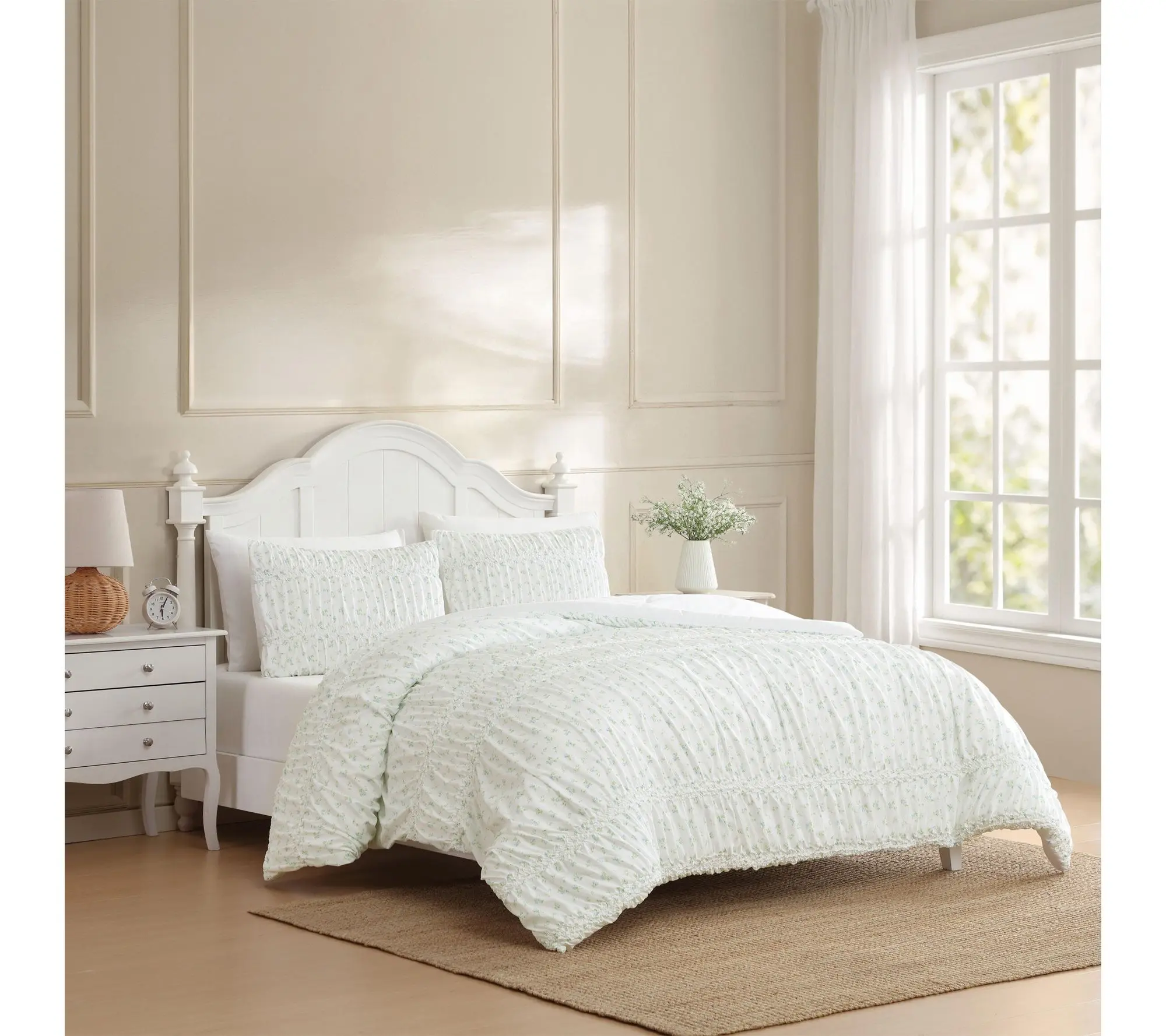 Laura Ashley Rosebuddies White Queen ComforterSet