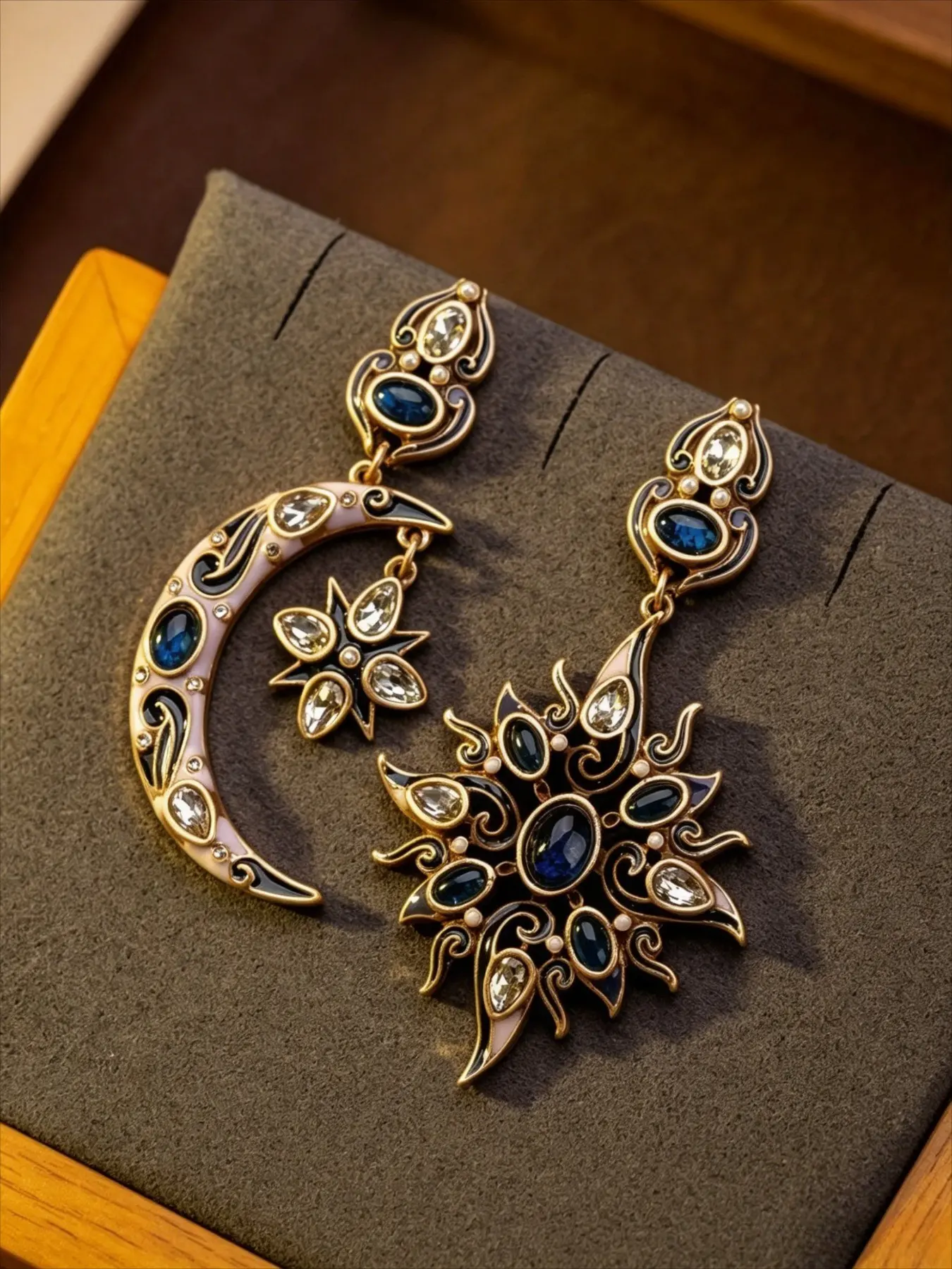 Vintage Star Moon Totem Zircon Asymmetric Fashion Earrings for Women, Elegant Medieval Court Style, Perfect Party Gift, Unique Design Jewelry, Party Festival Earrings