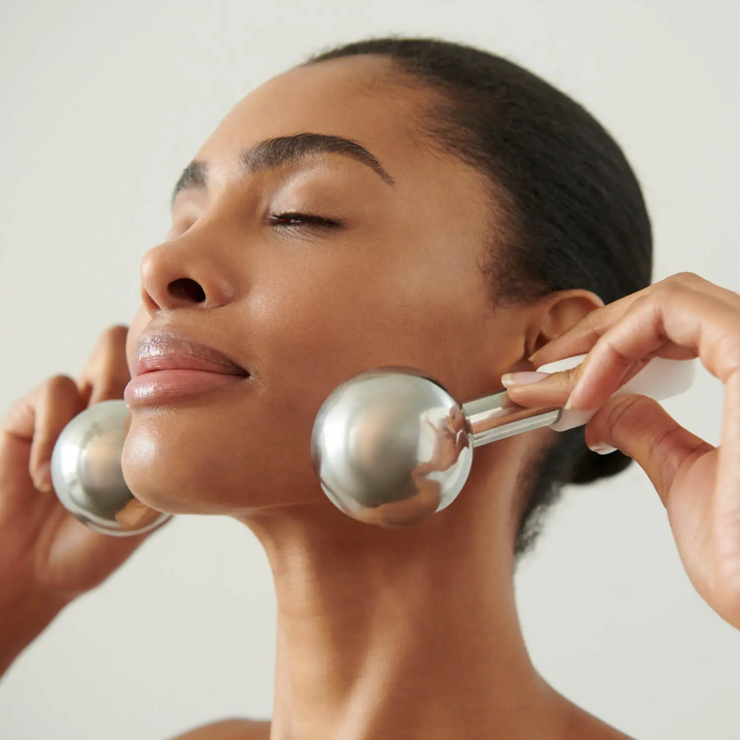 Stainless Steel Cooling Cryo Ball, Skincare Tool with Cooling Effect for Beauty & Personal Care
